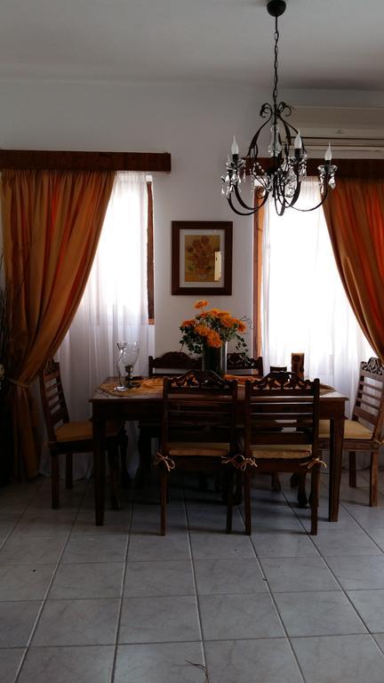 Villa Nineta'S House Sea View Near The Airport Artemida  Exterior foto